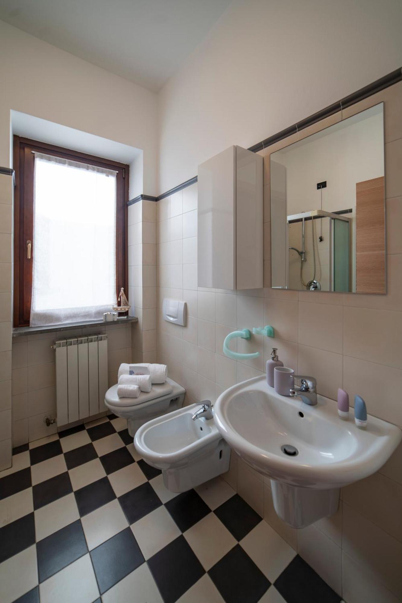 La Casa Dei Carta-New & Chic Apartment Lovere Exterior foto